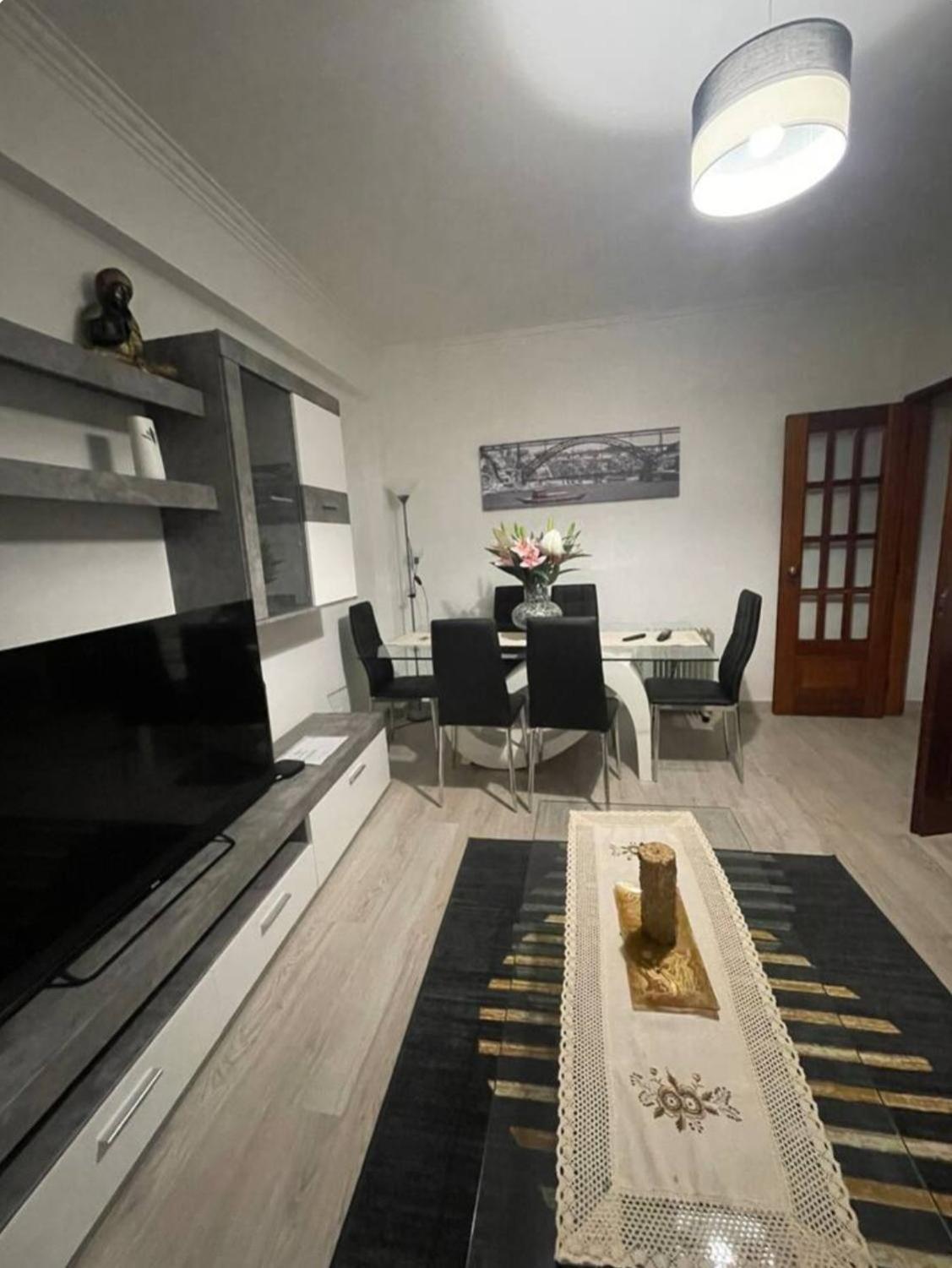 Апартаменти Quarto Calmo E Acolhedor Алмада Екстер'єр фото